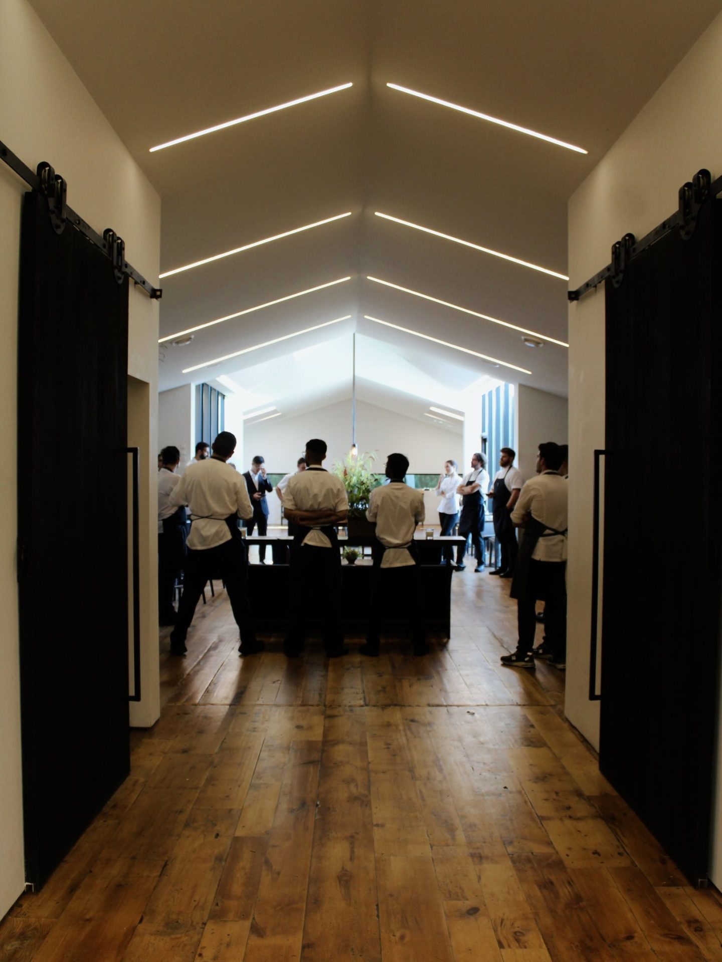Restaurant Pearl Morissette Kitchen Team Service